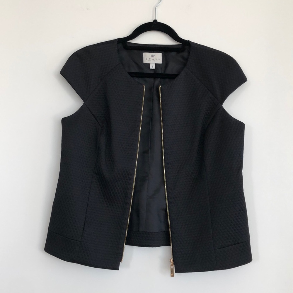 CHAUS short sleeves vest